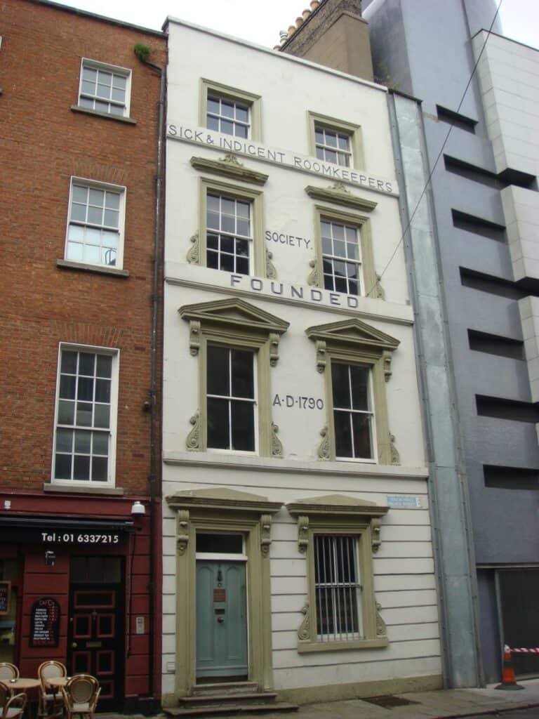 Lots of interesting buildings in the backstreets of Dublin.  2011