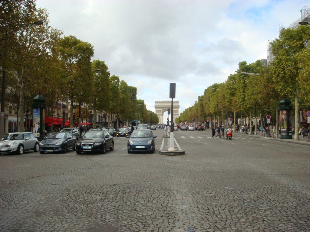 Avenue des Champs Elysees, Paris.  2011