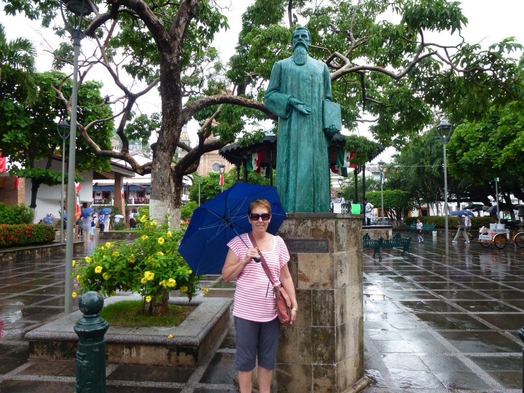 Pam and a famous local, Puerto Vallarta, Mexico.  2012