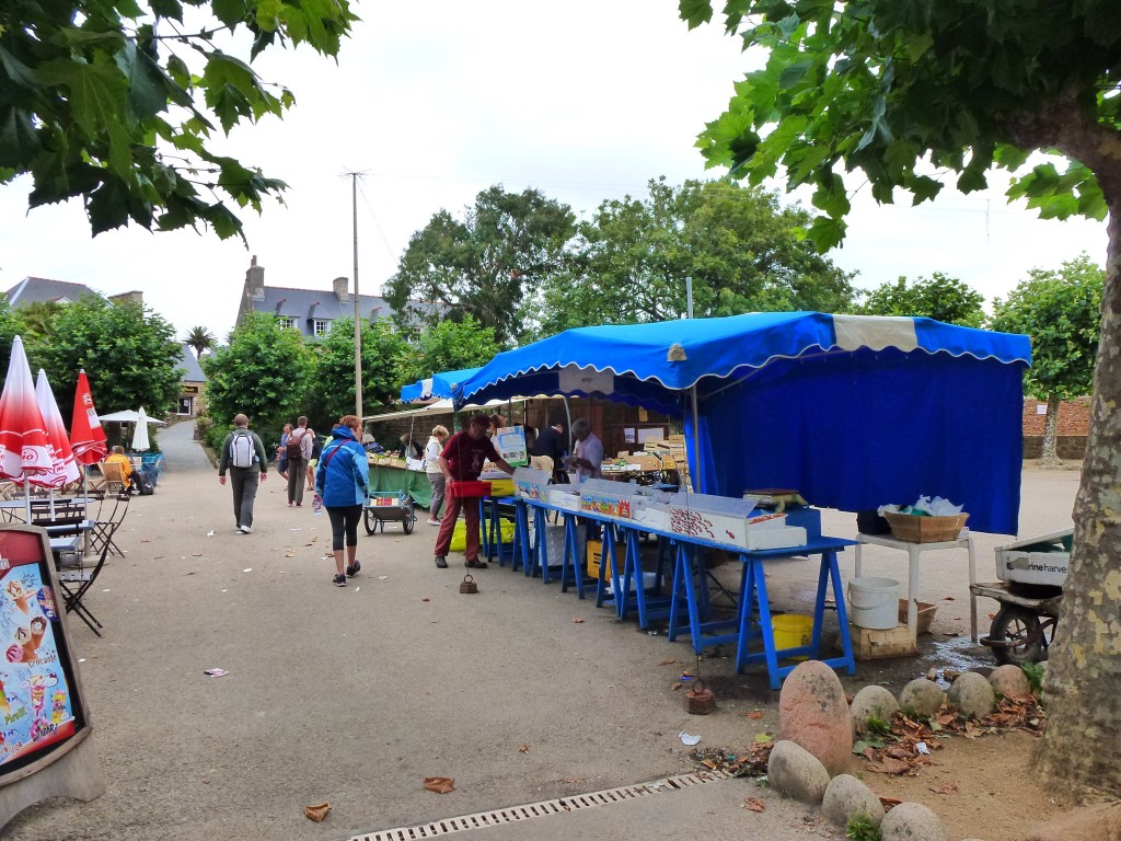 I'le de Brehat morning markets, Brittany.  2014
