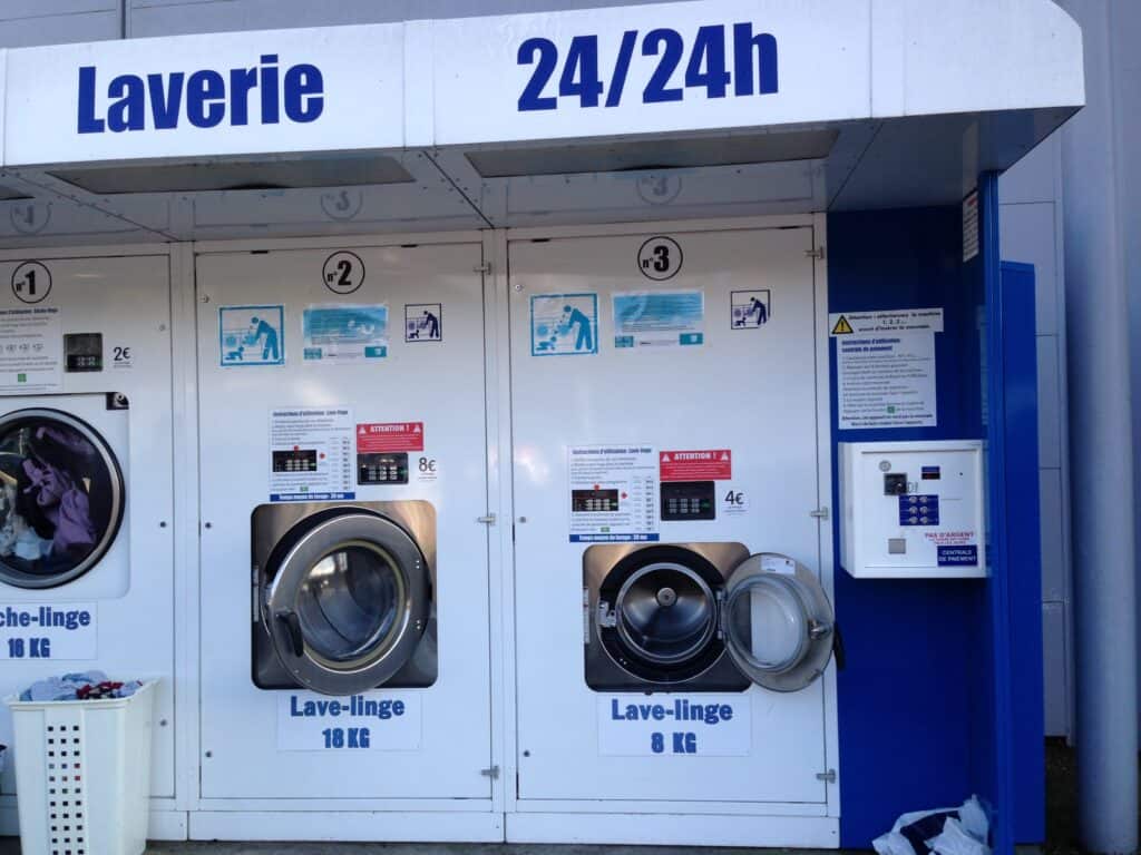 Another good thing about Carrefour, many have a laundromat.