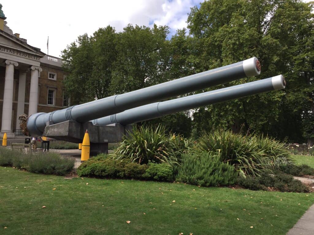 A pair of 15" guns from two different HMS Battleships in the forecourt of the IWM.