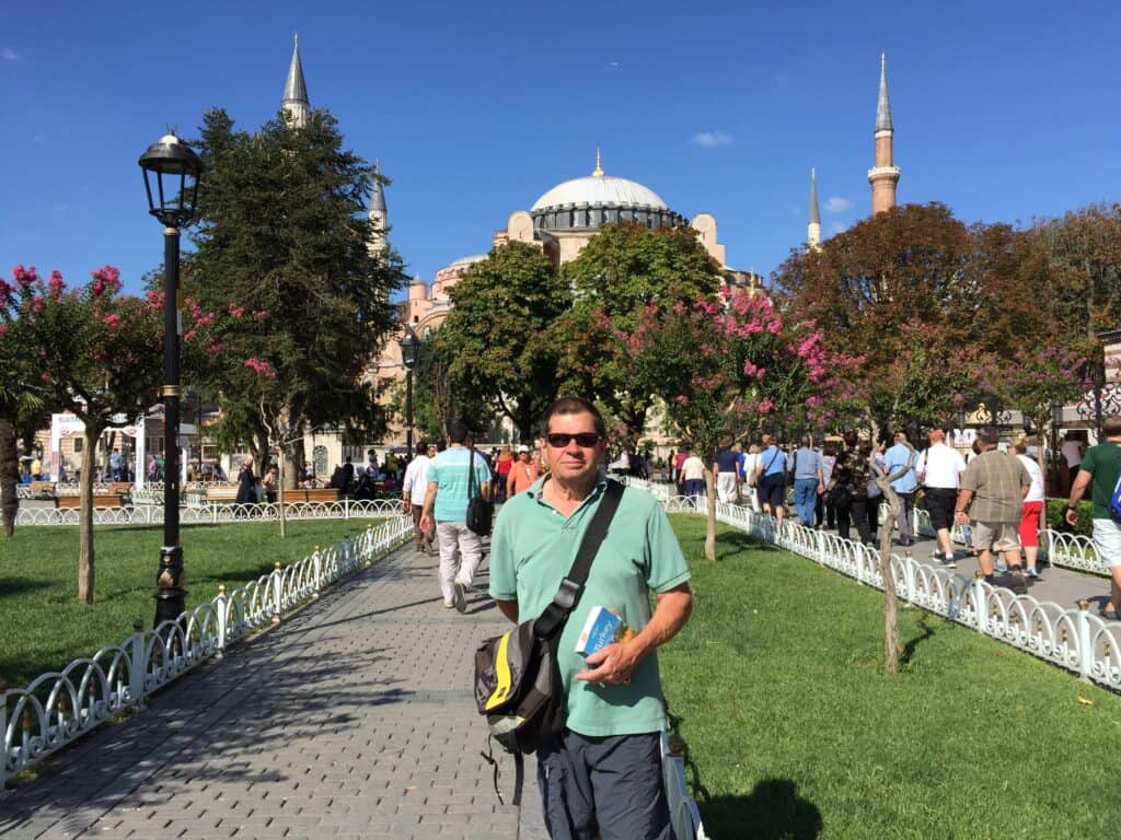 The garden between the Sultanate and the Aya Sophia are a beautiful contrast.