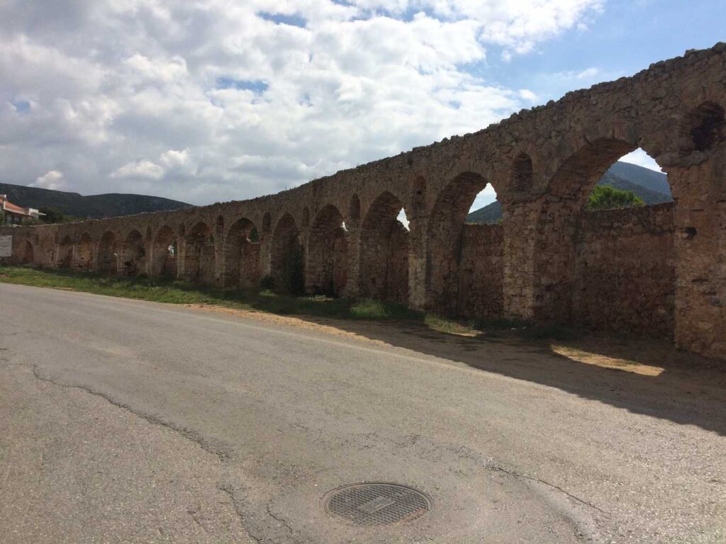 The aqueduct at Pylos, no signs we just happened upon it.