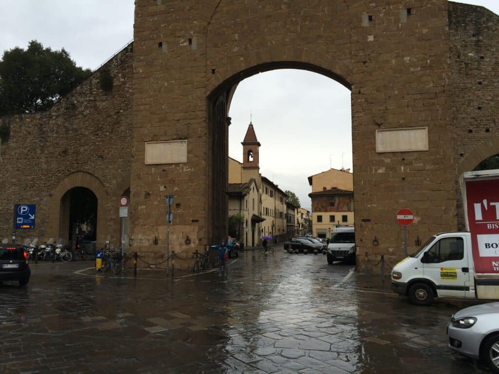 One of the gates to the old city. A drizzle day but it's a chance to wear the gortex.